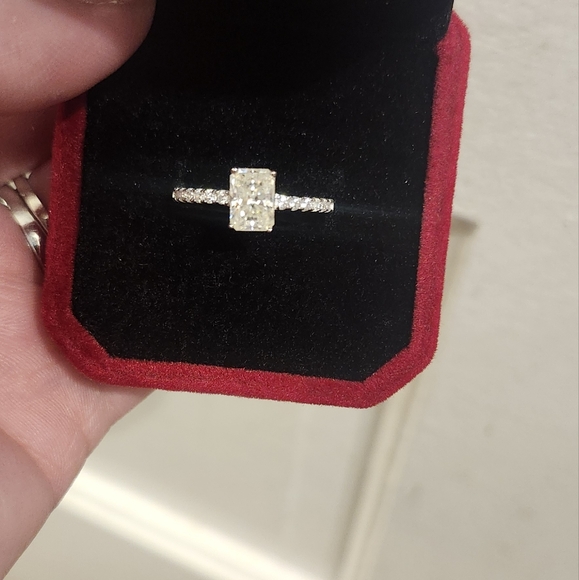 GRA Certified 1 Carat Radiant Cut Moissanite Diamond Ring size 7 - Picture 2 of 16